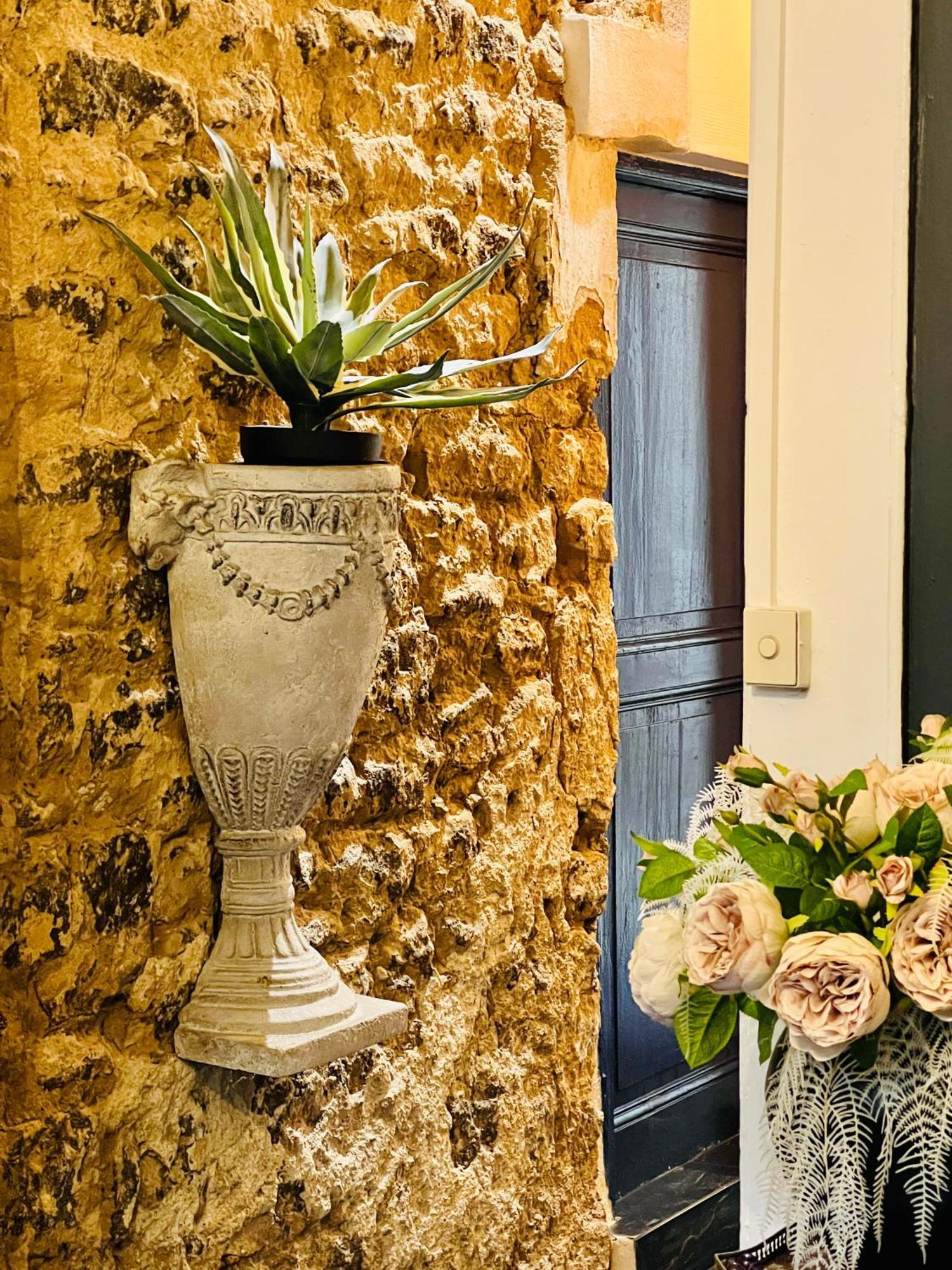 La Suite De Notre Dame Au Pied Du Chateau Fort Sedan Exterior foto