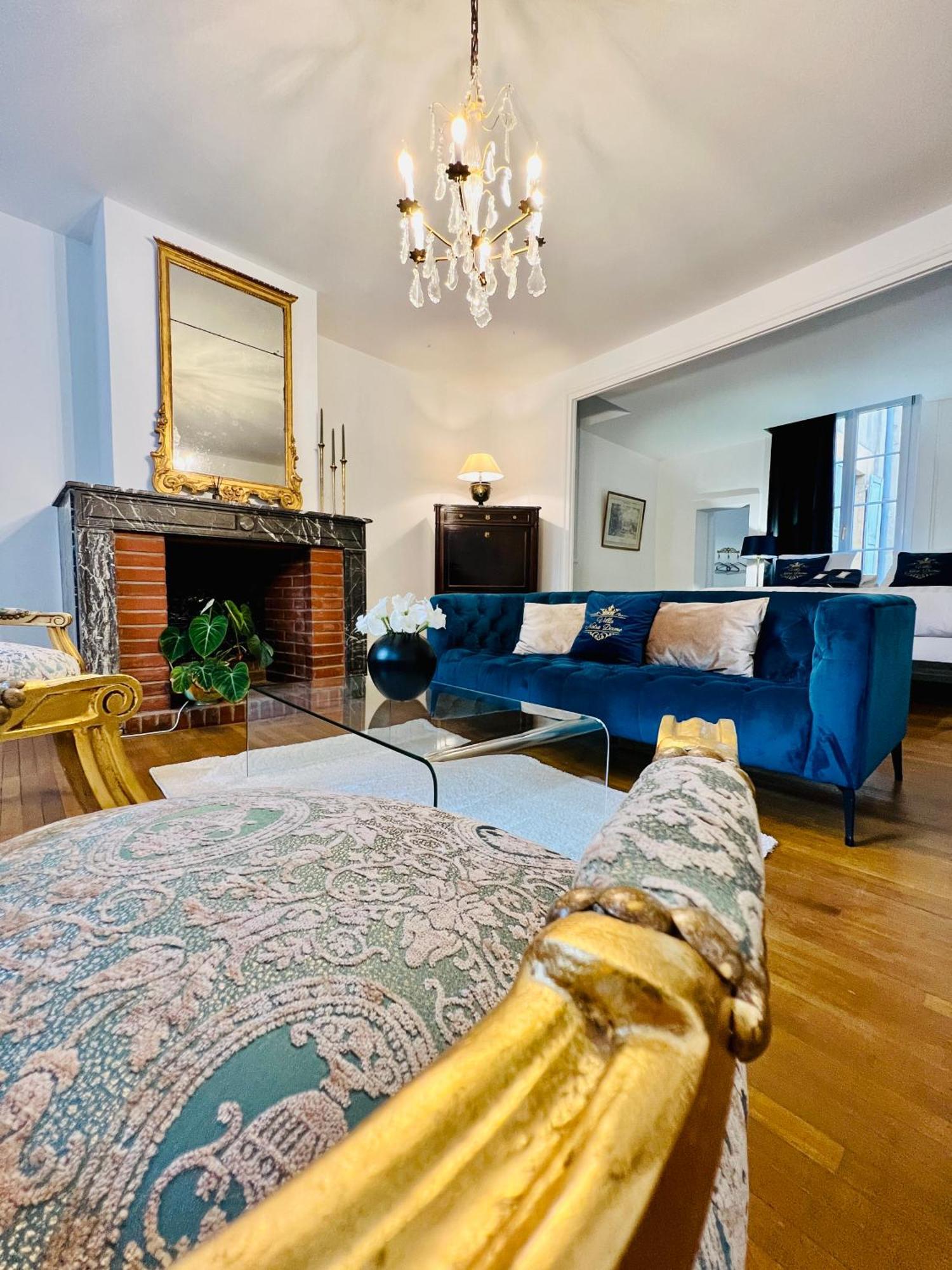 La Suite De Notre Dame Au Pied Du Chateau Fort Sedan Exterior foto